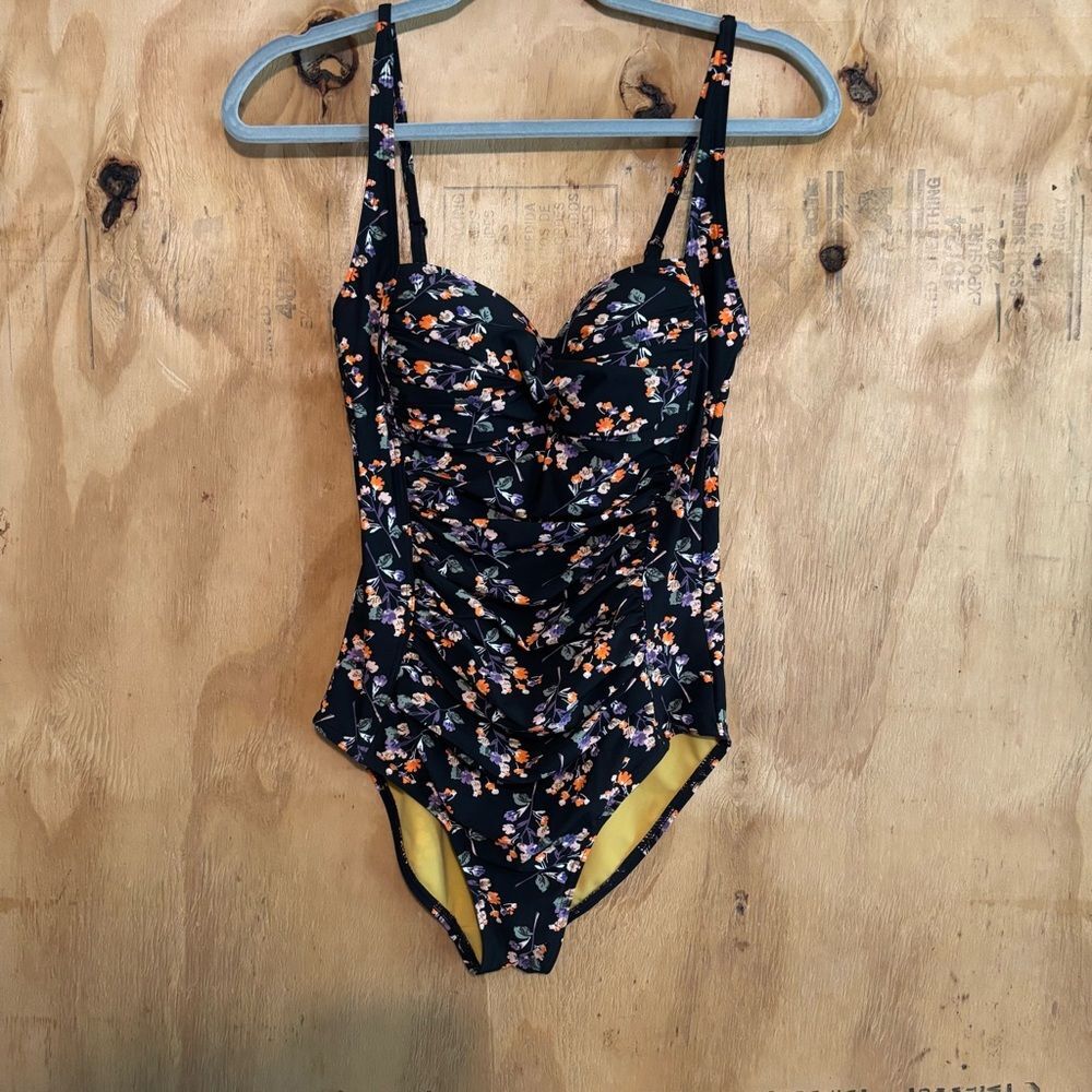 Moontide Floral One Piece Ruched Twist Front Swimsuit Sz 8